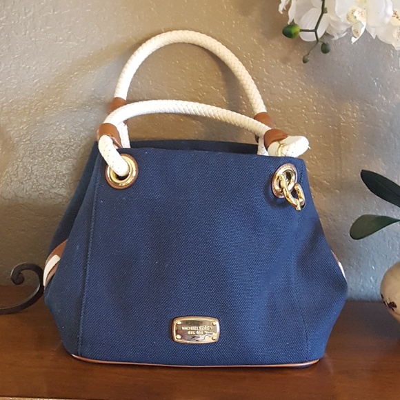 Michael Kors Handbags - 💞 MICHAEL KORS purse💞